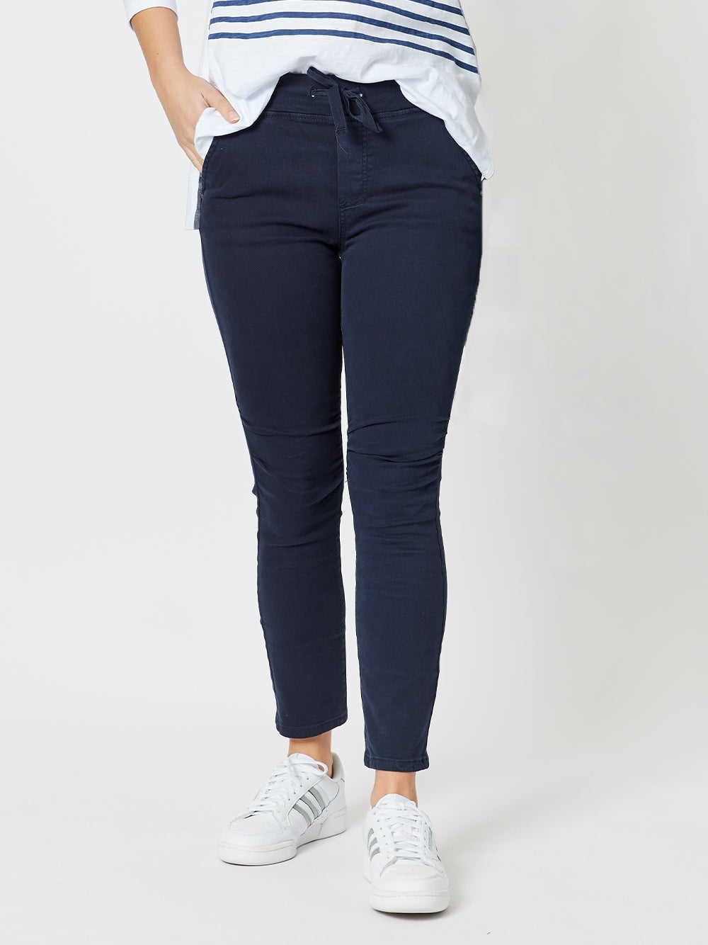 Stretch Denim Jogger Jean - Navy