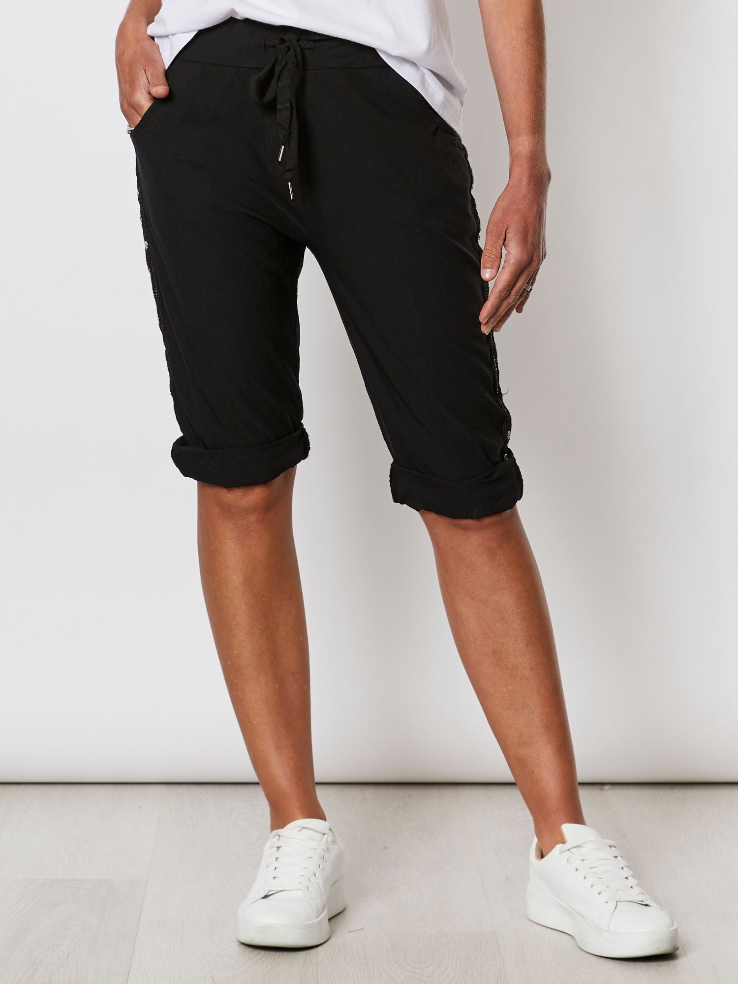 Womens black pull on hot sale shorts